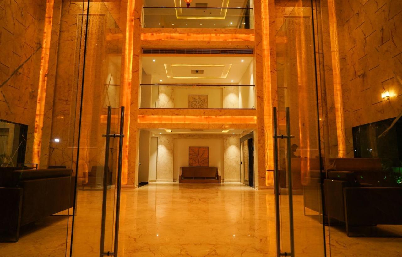 Pride Hotel Бопал Екстериор снимка
