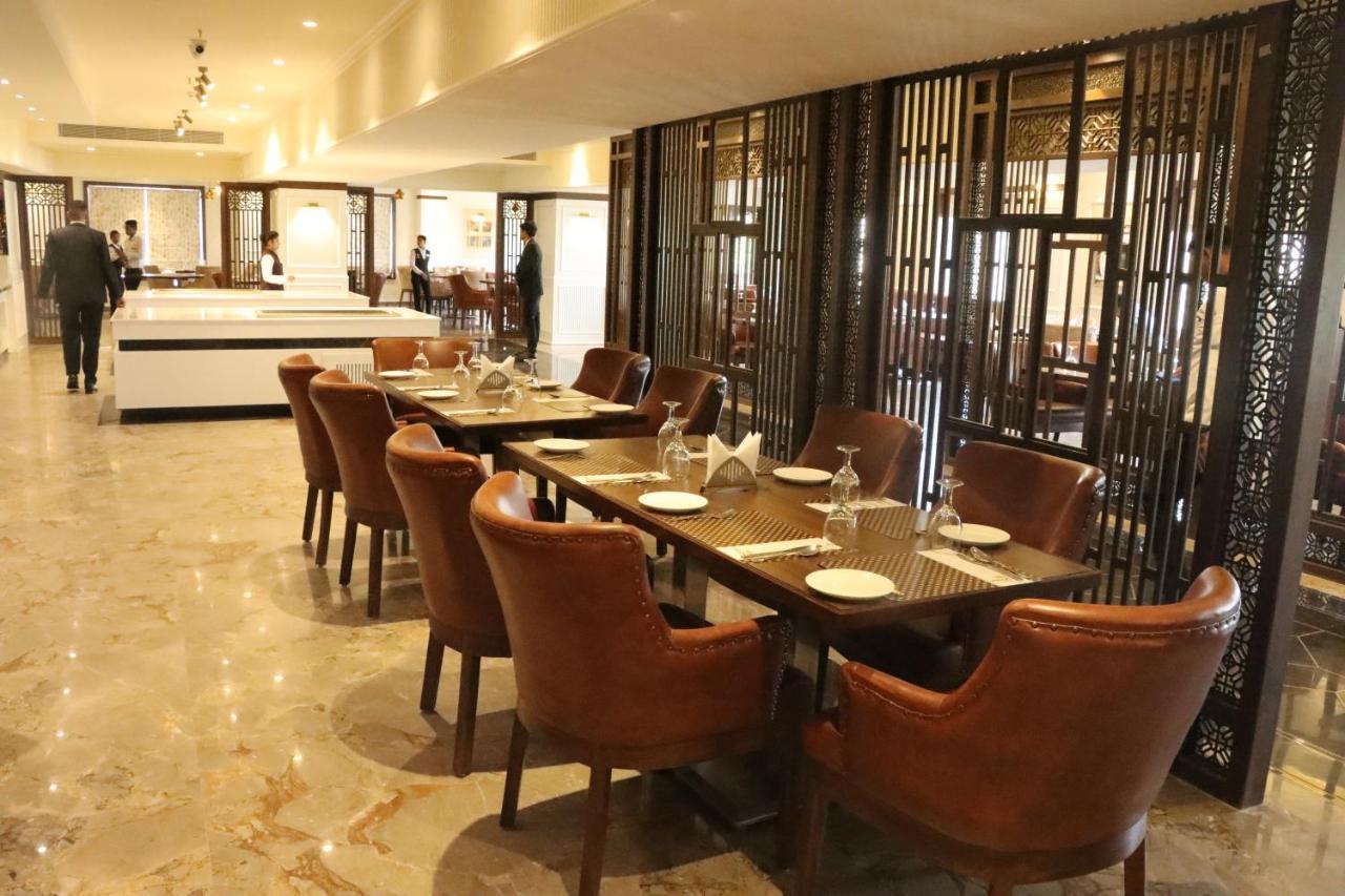Pride Hotel Бопал Екстериор снимка