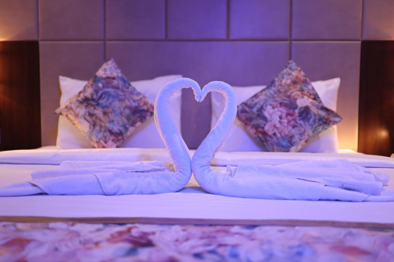 Pride Hotel Бопал Екстериор снимка