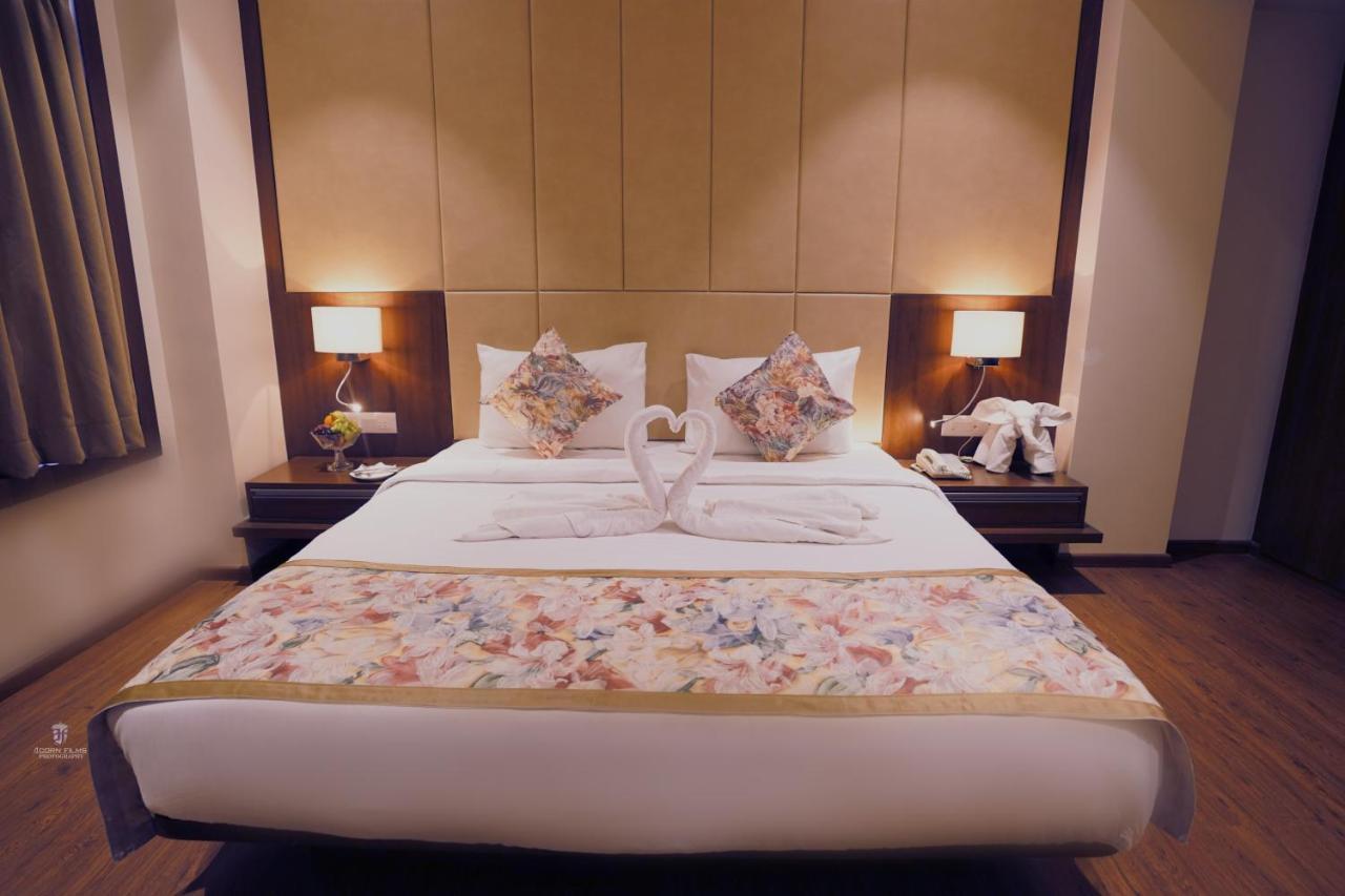 Pride Hotel Бопал Екстериор снимка