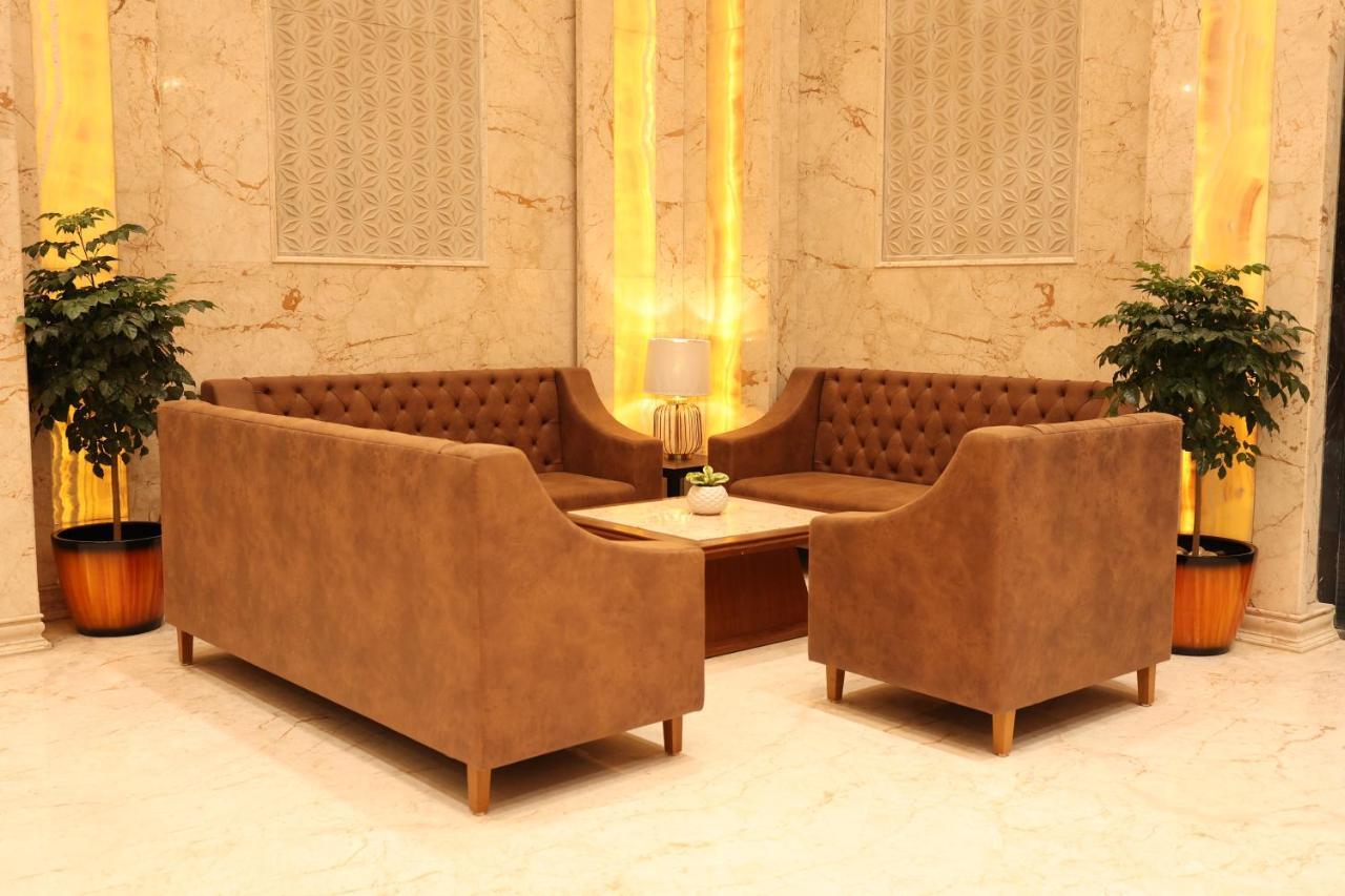 Pride Hotel Бопал Екстериор снимка